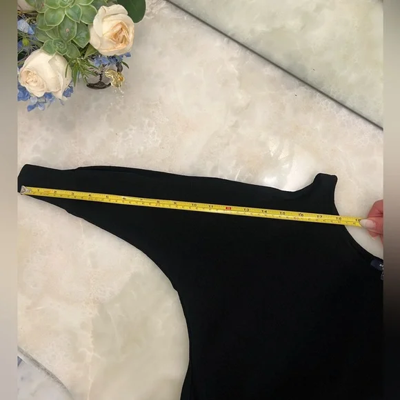 Burberry Open Shoulder Sweater - Black Small